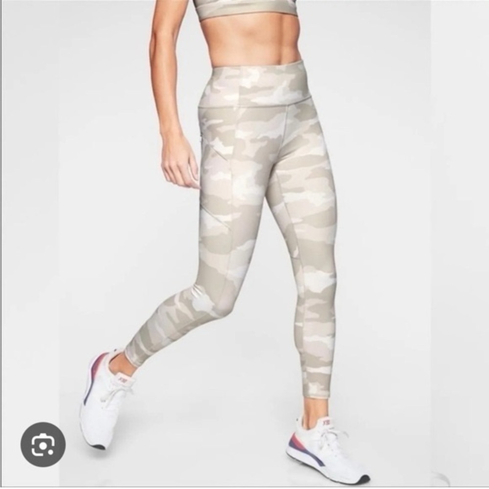 Athleta White Camo High Rise 7/8 Leggings Women’s Size XS